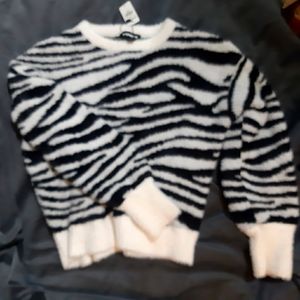 FUZZY ZEBRA PULLOVER SWEATER SMALL ~ XS